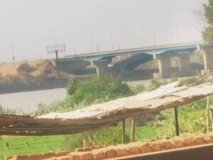 صورة تظهر التدمير الجظئي لكبري الحلفايا- المصدر مواقع التواصل الاجتماعي