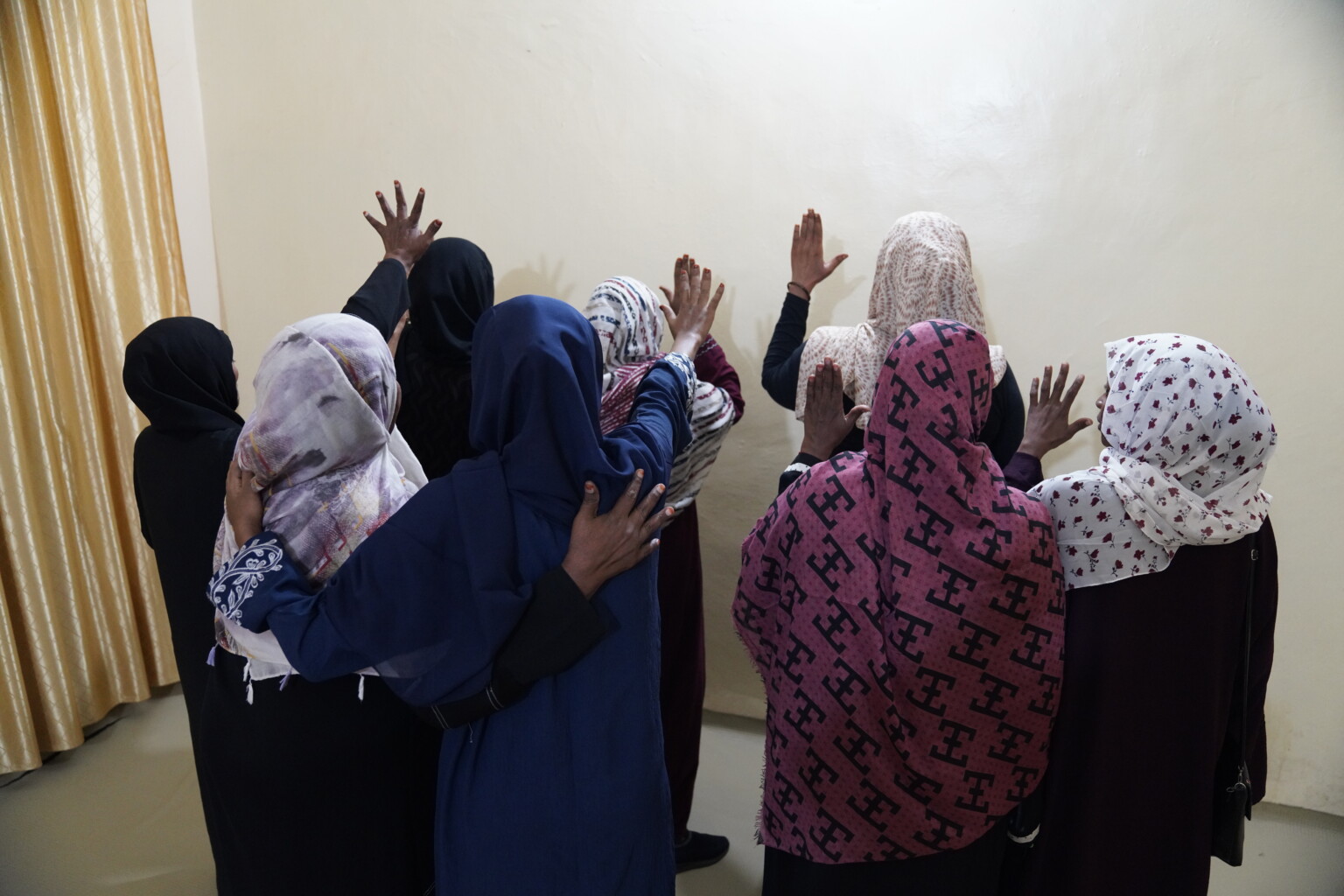 السودان – اعتقالات للنساء والإعلاميين في نيالا و(لا لقمع المرأة) تطالب بالإفراج عنهم