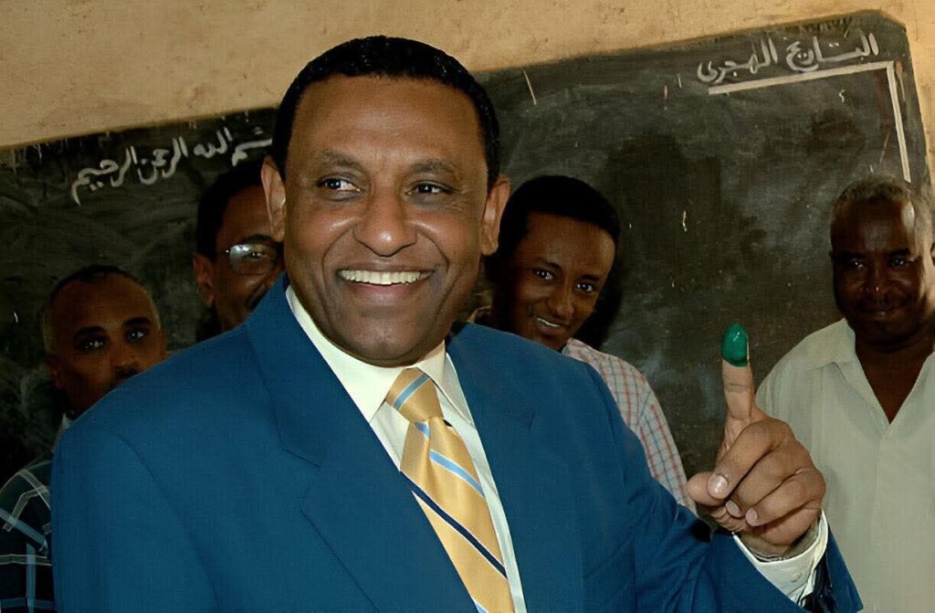 الدكتور كامل ادريس رئيس الوزراء الجديد