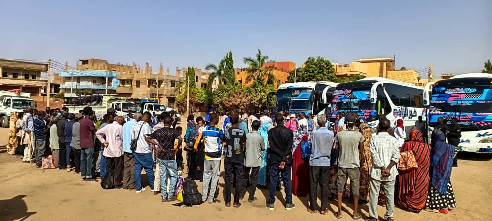 فوج من الأجانب تم ابعادهم من االخرطوم في مايو الماضي