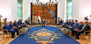 الرئيس المصري يستقبل رئيس الوزراء السودان كامل ادريس