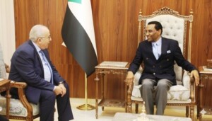 لعمامرة يلتقي رئيس الوزراء كامل ادريس