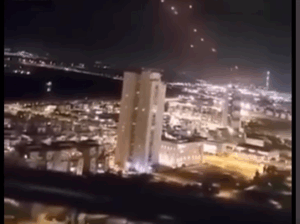 هجوم بسرب من المسيرات على الإمارات - 28 فبراير 2026-وسائل التواصل