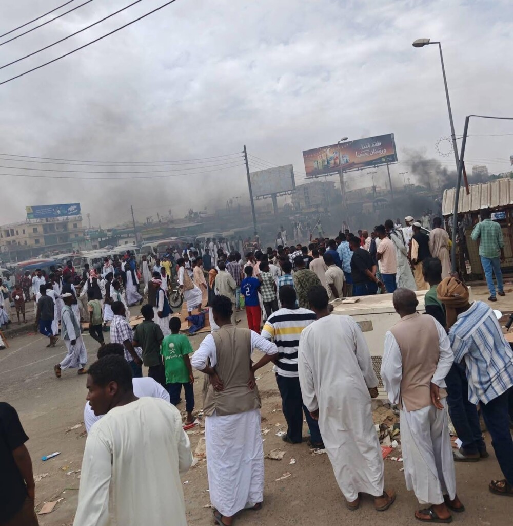 احتجاجات في بورتسودان بسبب اختفاء طفل -8 ابريل 2026- وسائل التواصل