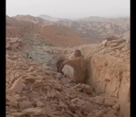 ناجٍ يكشف عن مقتل العشرات جراء غارة جوية على منجم للذهب شمالي السودان