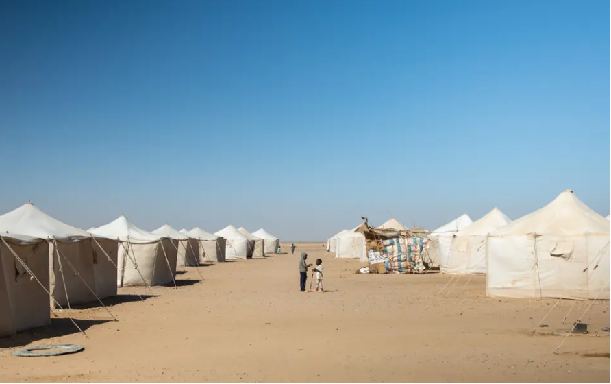 مركز إيواء للنازحين في الأبيض- منظمة انقذوا الأطفال