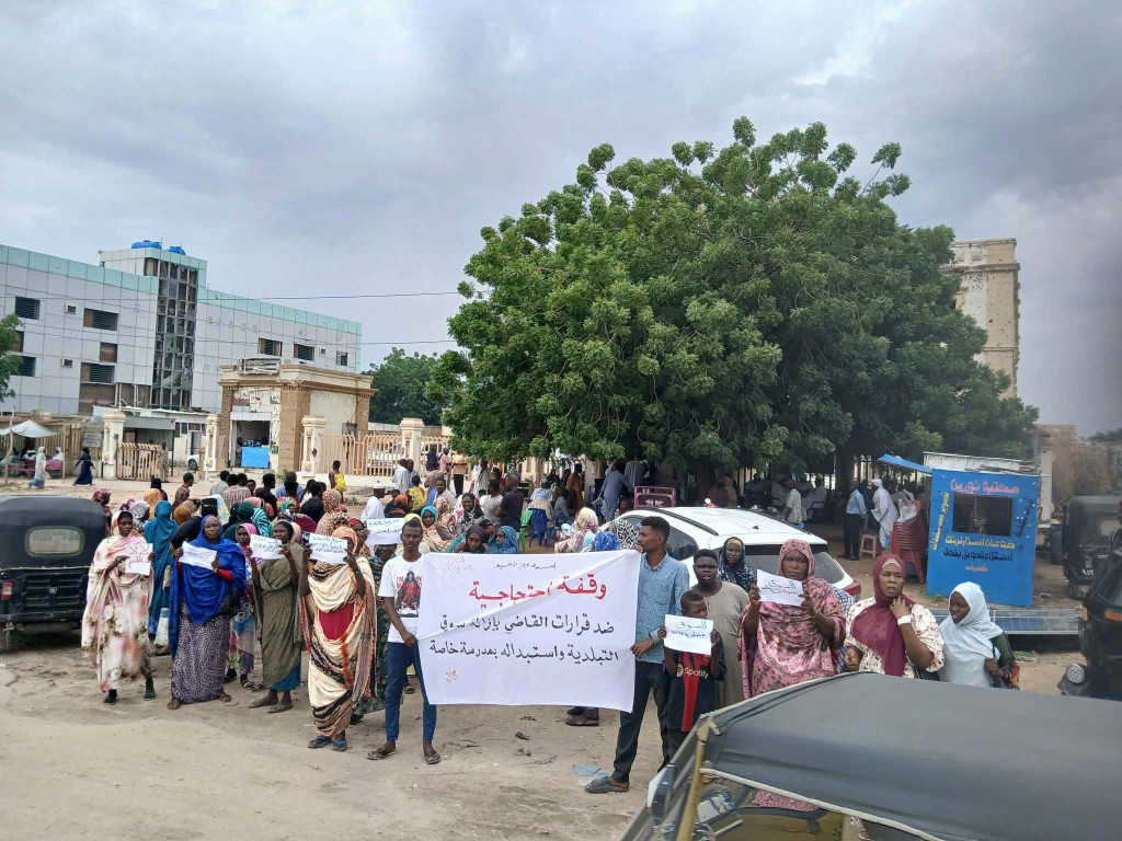احتجاجات في نيالا بسبب محاولات تحويل سوق التبلدية إلى مدرسة خاصة - سبتمبر 2026- وسائل التواصل